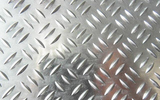 广东铝板厂家1.5mm厚花纹铝板价格多少？