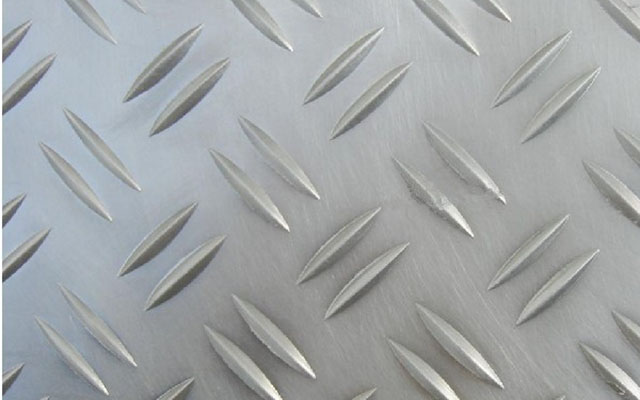 明泰铝业-防滑花纹铝板供应商